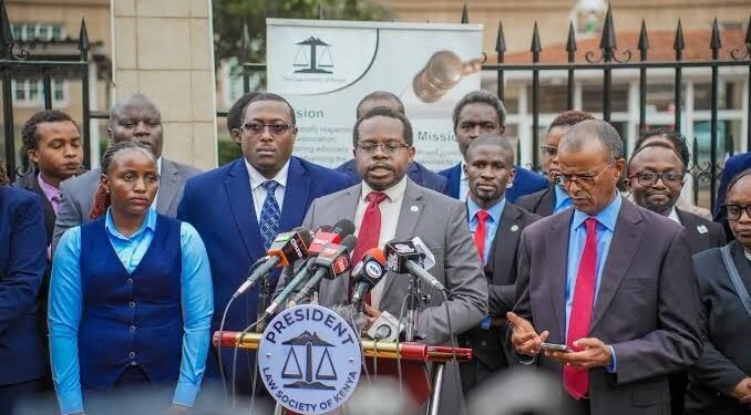 Kenyan Lawyers Begin Nationwide Strike Over Alleged Judicial Corruption, Case Delays