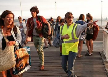 Spain, France Battle Raging Wildfires as Tens of Thousands Evacuated