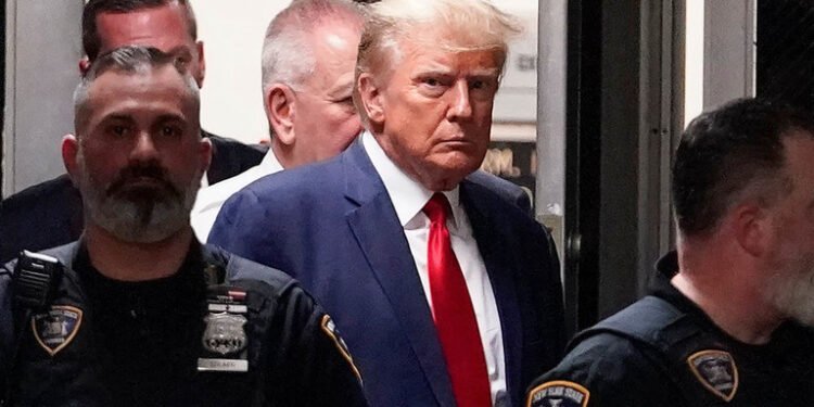 Trump Threatens to Target Iran’s Bridges, Power Plants if Hormuz Attacks Continue