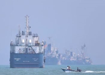 US and Iran Hold Fire for Third Consecutive Night