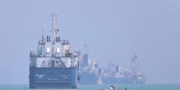 US and Iran Hold Fire for Third Consecutive Night