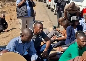 27 Killed as Truck Collides With Minibus Carrying Churchgoers in Zimbabwe