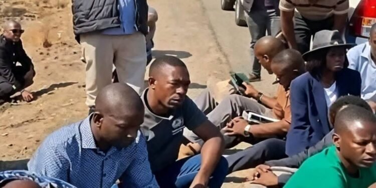 27 Killed as Truck Collides With Minibus Carrying Churchgoers in Zimbabwe