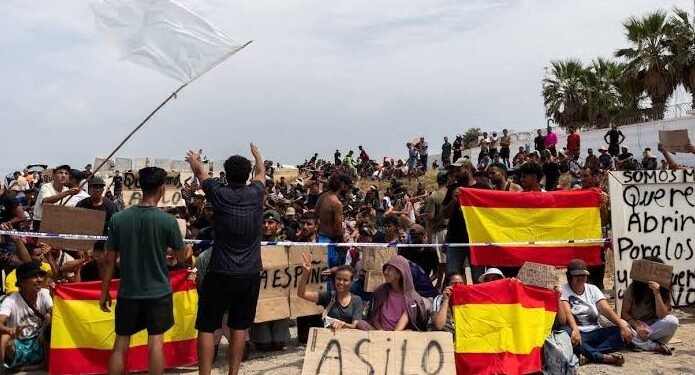 Tensions Escalate as Police Confront Anti-Migrant Protesters in Ceuta