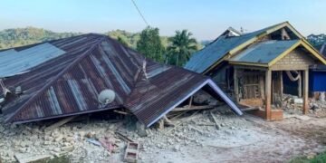 Deadly Earthquake Hits Indonesia: 38 Killed, Buildings Collapse and Thousands Evacuated