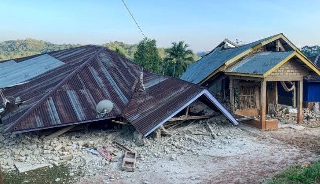 Deadly Earthquake Hits Indonesia: 38 Killed, Buildings Collapse and Thousands Evacuated