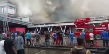 Fire Guts SPAR Shopping Centre in Calabar [VIDEO]