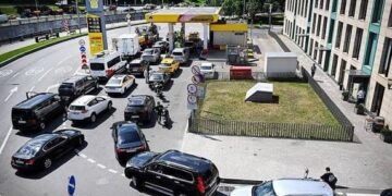 Fuel Shortages Spread Across Russia as War Takes Growing Toll on Daily Life