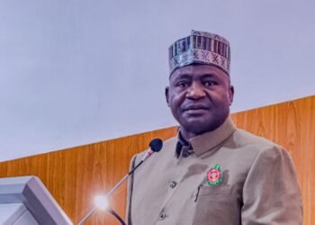 Defence Minister: Better Military Pay Key to Winning War Against Insurgency