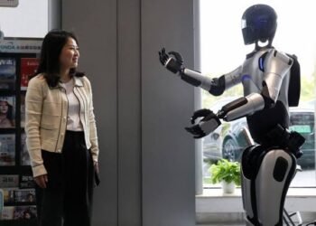How Chinese Robots Are Transforming the UK Retail Industr