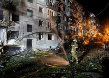 Russian Strikes Kill Nine in Kyiv