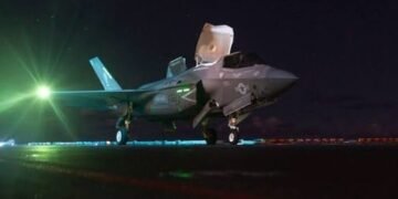 US Launches Fresh Strikes on Iranian Targets Near Strait of Hormuz
