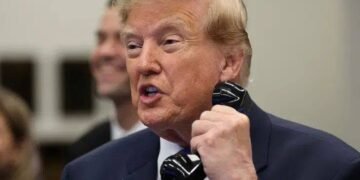 US and Iran Exchange Fresh Strikes as Tensions Rise Around Strait of Hormuz