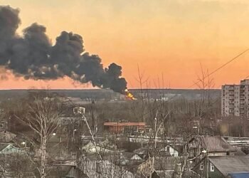 Ukraine Strikes Two Russian Oil Refineries as Huge Smoke Plume Rises