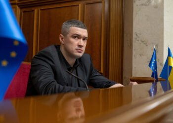 Democracy Amid War: Sacked Ukraine Defence Chief Pushes for Presidential Election