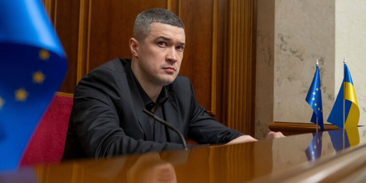 Democracy Amid War: Sacked Ukraine Defence Chief Pushes for Presidential Election