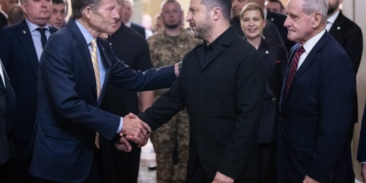 US Senate Passes Sweeping Sanctions Targeting Russian Energy Revenues