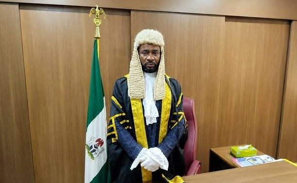 Edo Lawmakers Impeach Suspended Speaker Agbebaku