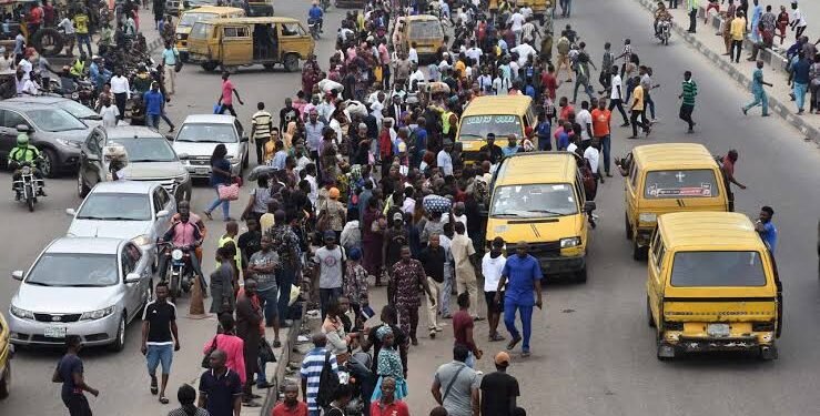 Lagos Bus Drivers Protest Alleged Extortion, Commuters Stranded