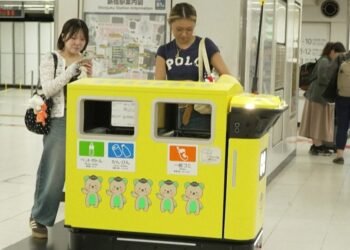 Tokyo’s Shinjuku Station Tests Mobile Robot Bins to Ease Workers’ Load