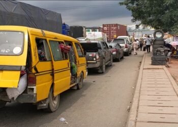 Kara Bridge Gridlock Deepens After Container Trailer Falls