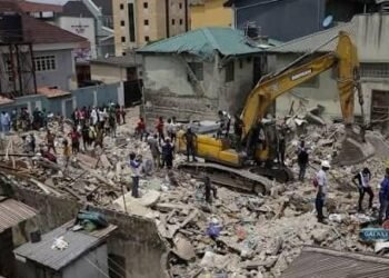 Lagos Building Collapse: One Dead as Rescue Teams Search Fadeyi Rubble