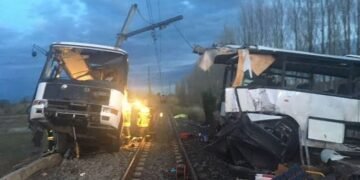 19 Injured as Freight Train Collides with Minibus Near Channel Tunnel in France