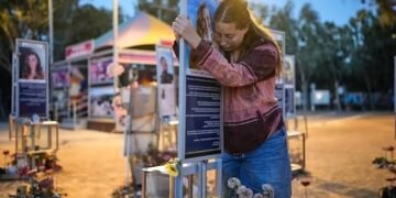 Israelis gather to remember victims of the 7 October attacks