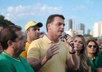 Brazil’s presidential contest pits incumbent Luiz Inácio Lula da Silva against right-wing challenger Flávio Bolsonaro.