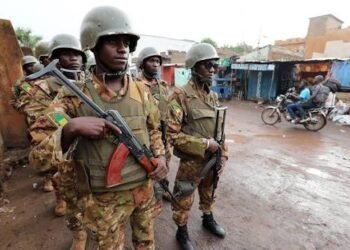 Malian soldiers enter the northern city of Kidal after rebel withdrawal