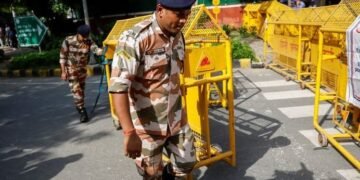 Delhi Police Detain Protesters as ‘Cockroach’ Movement Demonstrates