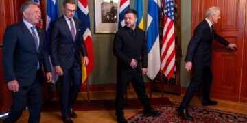 Zelensky Says US Intelligence Sharing Is Working Again as Witkoff Heads for Putin Talks